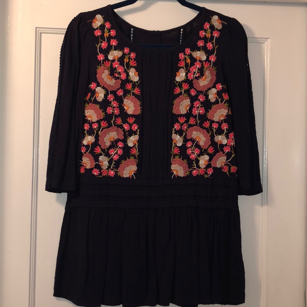 Anthropologie floral embroidered 3/4 sleeve shirt